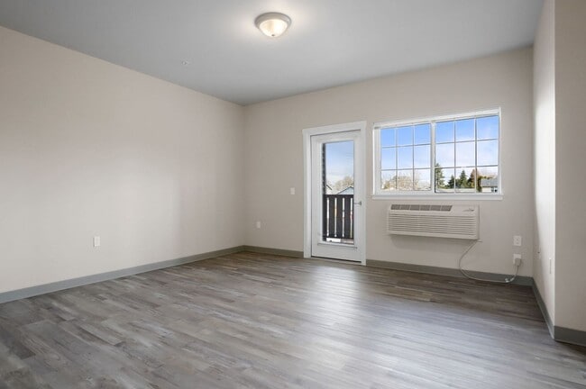 Photo - 199-Lone Pine Place