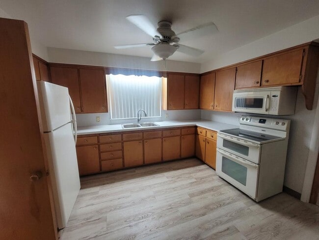 Photo - 2232 Thistlewood Dr