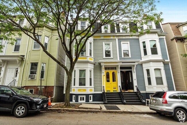 Building Photo - 11 Gates St Unit B Rental