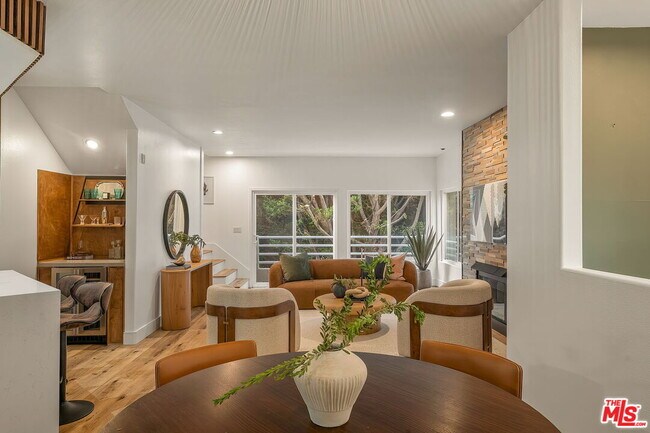 1160 Granville Ave Unit 104
