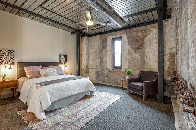 2 BR, 2 BA - 1,227SF