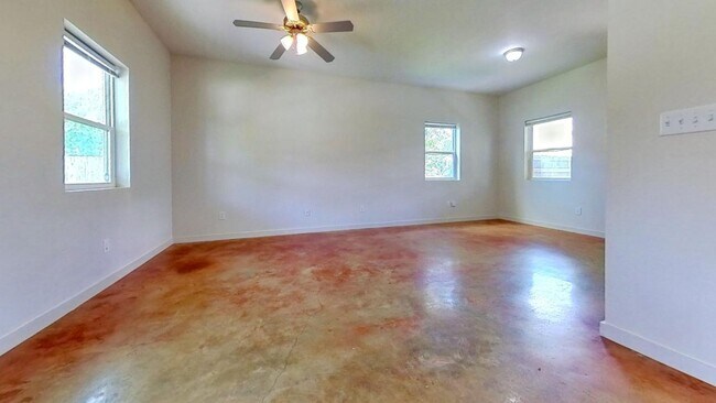 Photo - 209 Jackman St