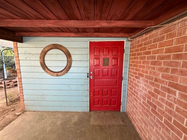 Building Photo - 2555 E Fort Lowell Rd