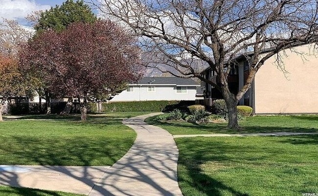 Photo - 175 Garden Park Dr