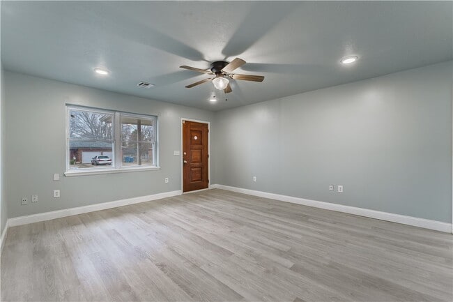 Photo - 2201 SE 15th St