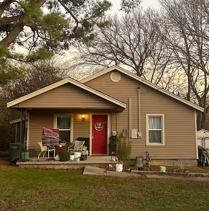 Beautiful 2 Bedroom 1 Bath Home ! In Heart... - Beautiful 2 Bedroom 1 Bath Home ! In Heart...