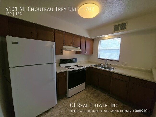 Photo - 5101 NE Chouteau Trafficway