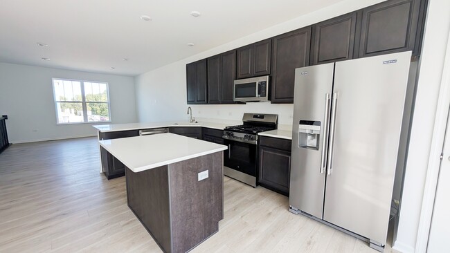 Photo - 527 Red Oak Cir