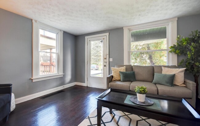 Photo - 1515 Hawthorne Ave