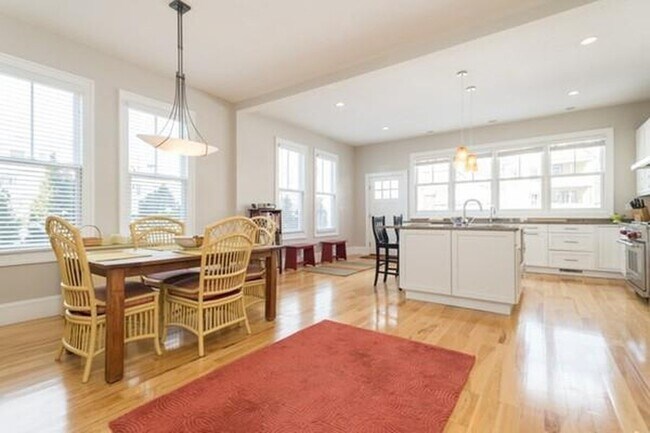 Photo - 225 Morrison Ave