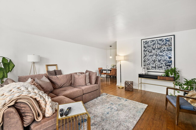 Photo - 1400 N State Pkwy Unit 15D