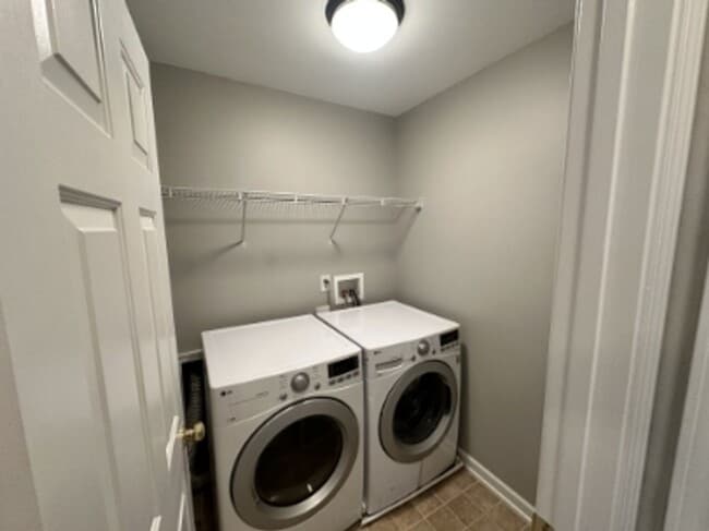 Building Photo - 202 Cherub Ct