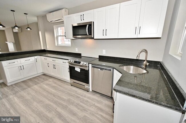 Photo - 614 N Frazier St