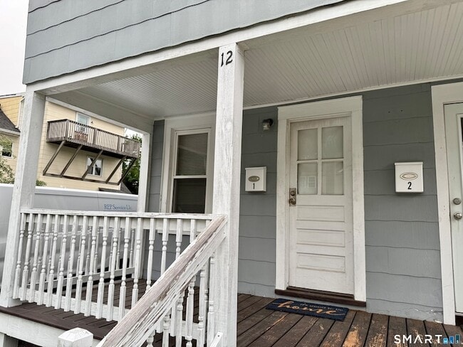 12 Sniffen St