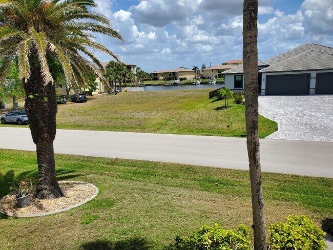 3233 Woodthrush Dr Unit 24A