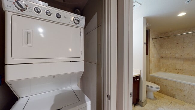 Photo - 1818 Platinum Triangle