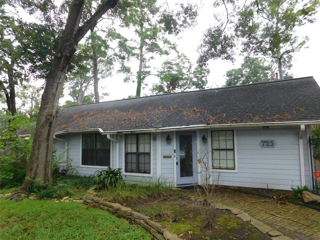 Photo - 725 W 42nd St