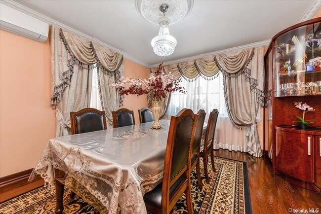 Photo - 87-67 Chevy Chase St