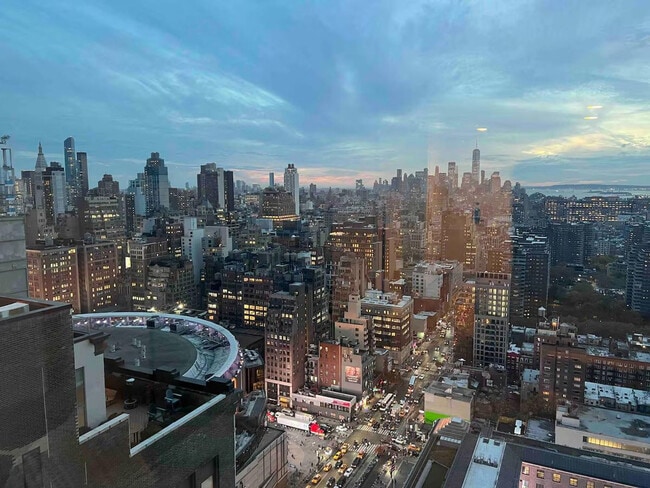 Photo - 325 W 34th St. Unidad ID1461704P