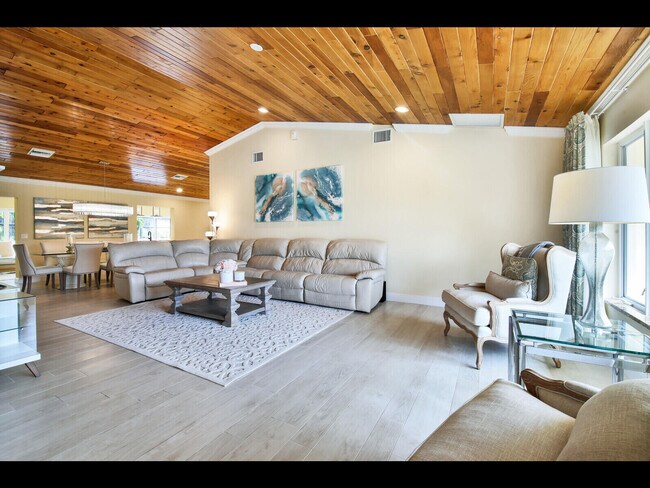 Photo - 451 N Lyra Cir