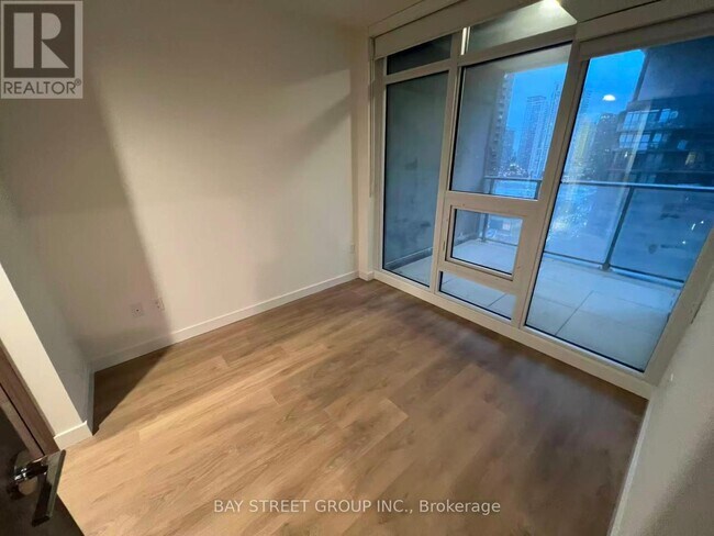 Photo - 3 Concord Cityplace Wy Unité 1610