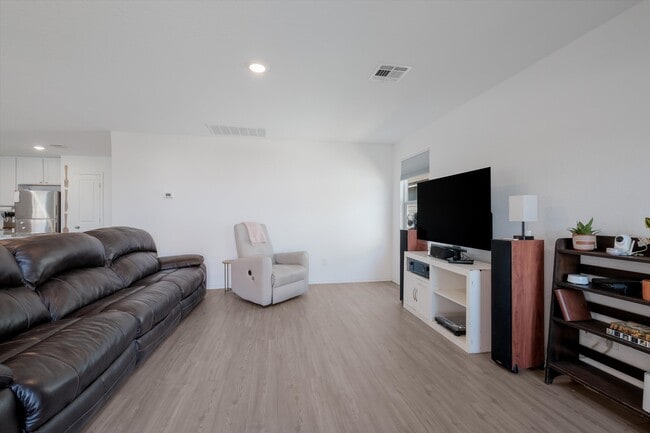 Photo - 6422 Magee Run