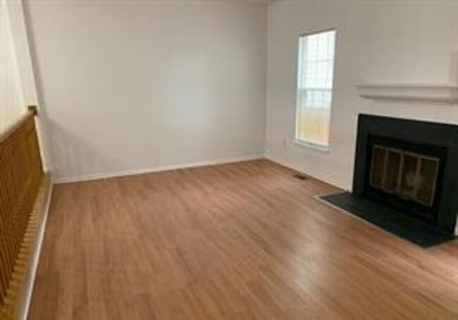 Photo - Very well maintained 3 bedroom 2 full 2 ha...