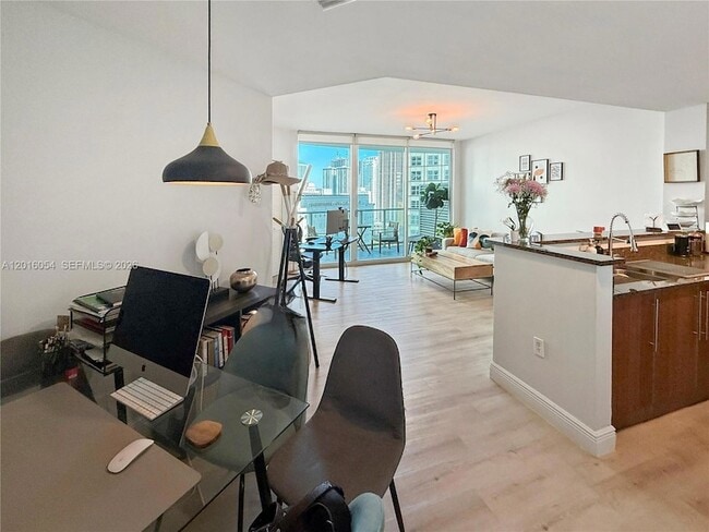Photo - 300 S Biscayne Blvd Unit T1705