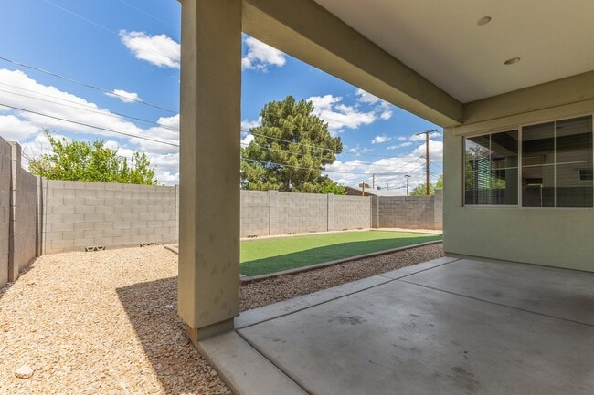 Photo - 2338 W Sierra Vista Dr