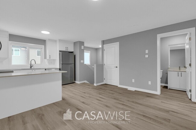 Photo - 10248-10157 157 St NW Unit GS