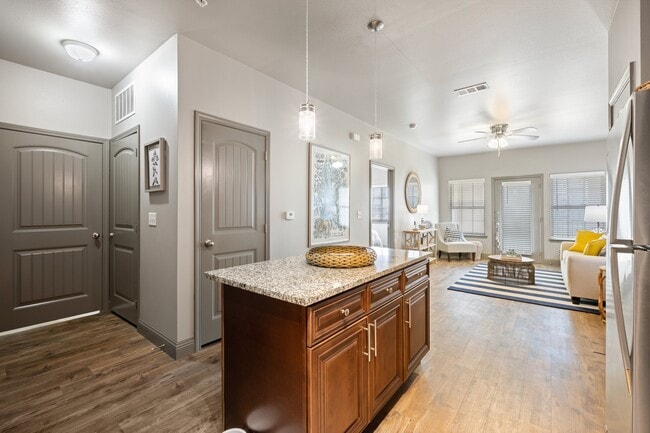 Photo - Lake Villas Apartments