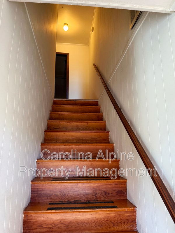 Photo - 229 W Kerr St