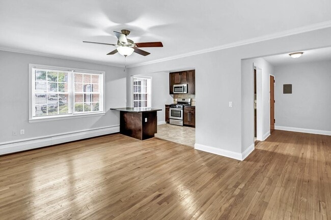 Photo - Verona Plaza Apartments