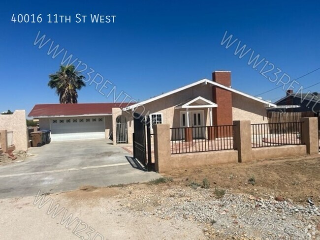 Building Photo - WEST PALMDALE 4BD/2BATH FRONT HOUSE