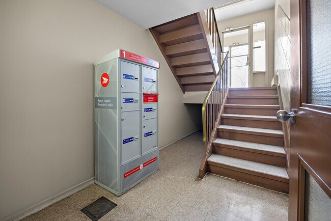 Photo - 118-124 Christopher Dr