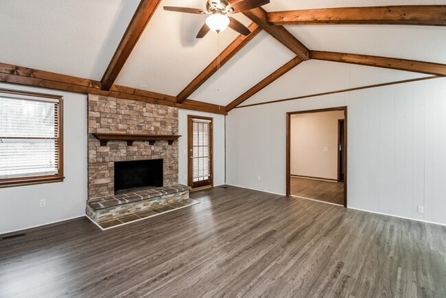 Photo - 312 Bow Church Rd