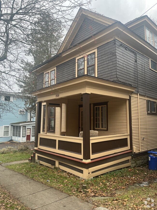 Building Photo - 108 Stuart Ave Rental