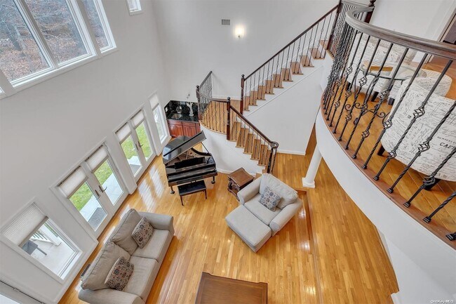 Photo - 10 Bay Woods Dr