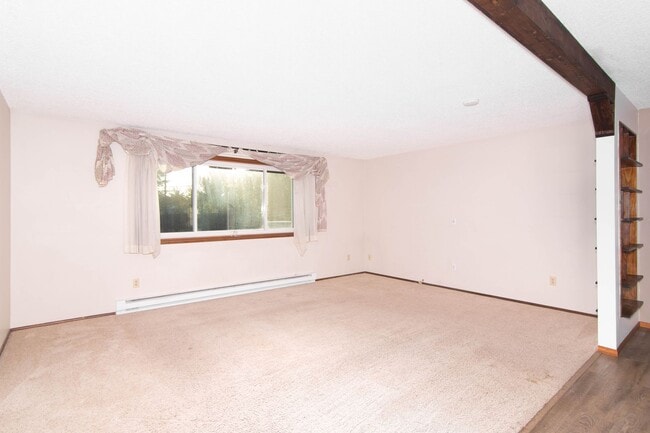 Photo - **Available July** 3 Bed, 2 bath property centrally located in Spokane Valley