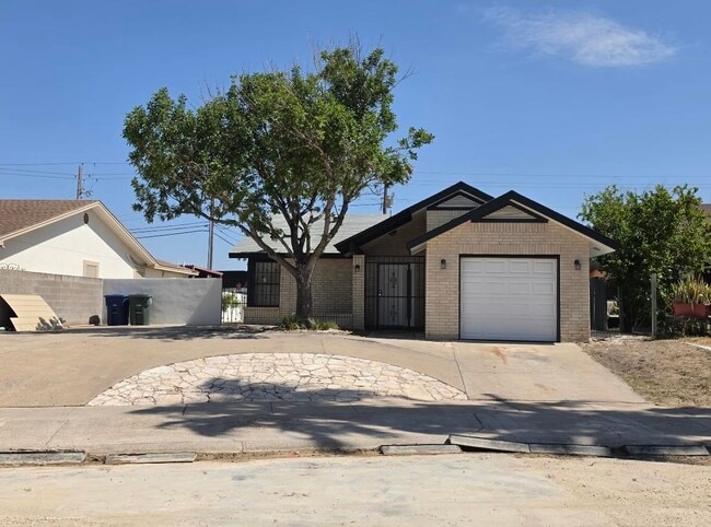 Building Photo - 247 Northpoint Dr