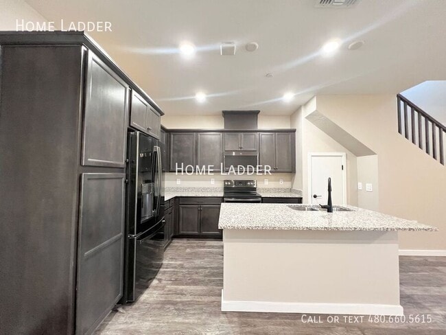 Photo - 779 E Doral Ave