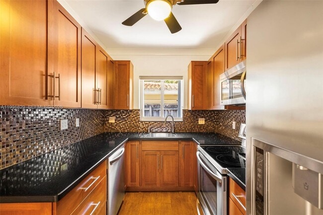 Photo - 2431 Overbrook St