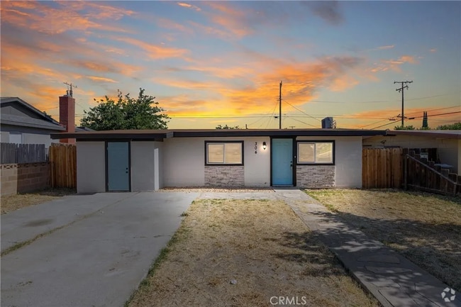 Building Photo - 304 E Santa Clara St Rental