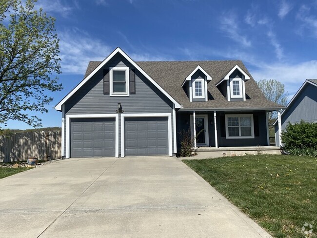 Building Photo - Single Family House