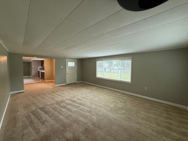 Photo - Spacious 3 bed 1 bath Edmonds Home on Large Private Lot! $2850/mo.