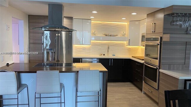 Photo - 19390 Collins Ave Unit 424