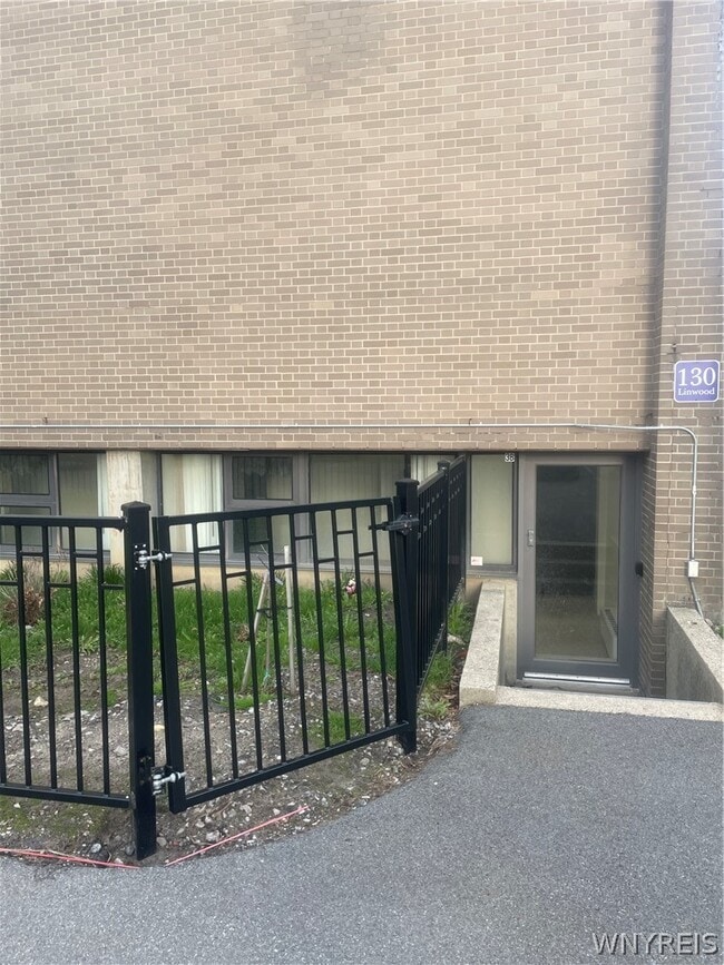 130 Linwood Ave
