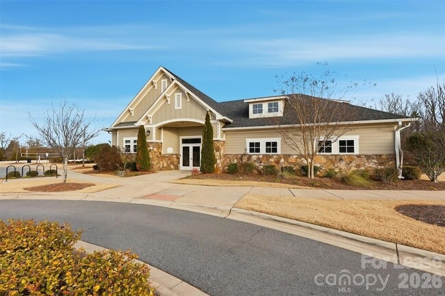Photo - 1000 Bellegray Ln NW