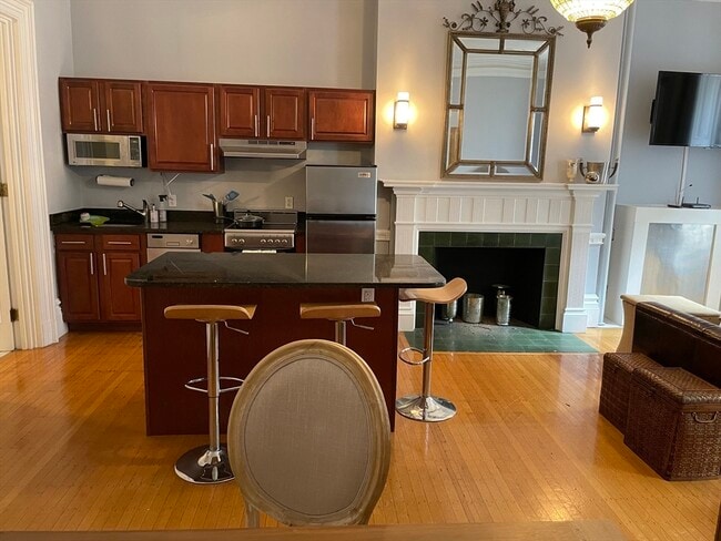 Photo - 105 Beacon St Unit 3