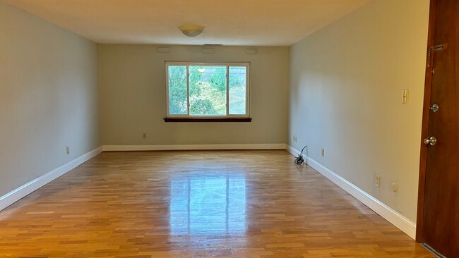 Photo - 586 Boston Post Rd E Unit 6